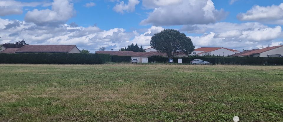 Terrain de 834 m² à Castelsarrasin (82100)