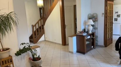 House 6 rooms of 143 m² in Saint-Arnoult-en-Yvelines (78730)