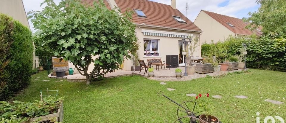 House 5 rooms of 101 m² in Chauconin-Neufmontiers (77124)