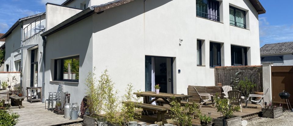 House 10 rooms of 296 m² in Vérines (17540)