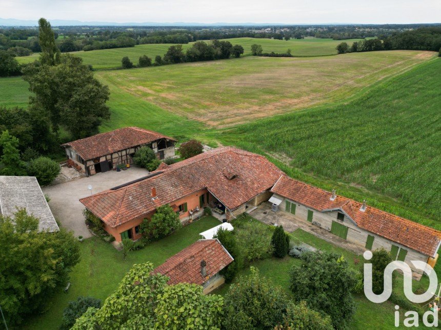 Farm 5 rooms of 219 m² in Vandeins (01660)