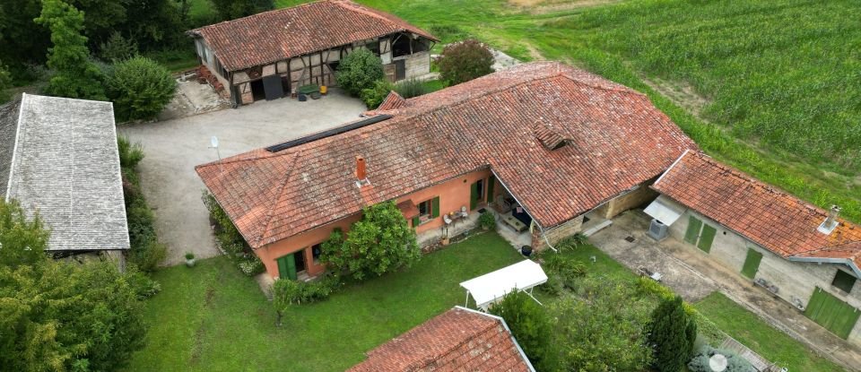 Ferme 5 pièces de 219 m² à Vandeins (01660)