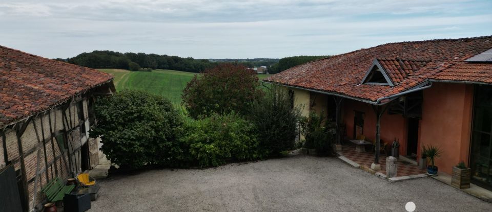 Farm 5 rooms of 219 m² in Vandeins (01660)