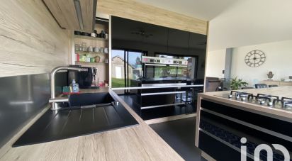 Maison 6 pièces de 137 m² à Montcourt-Fromonville (77140)