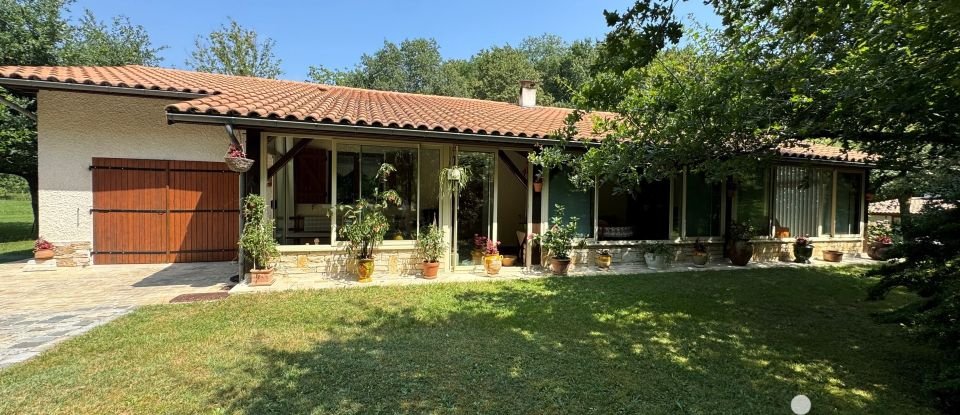 Country house 4 rooms of 132 m² in Biganos (33380)