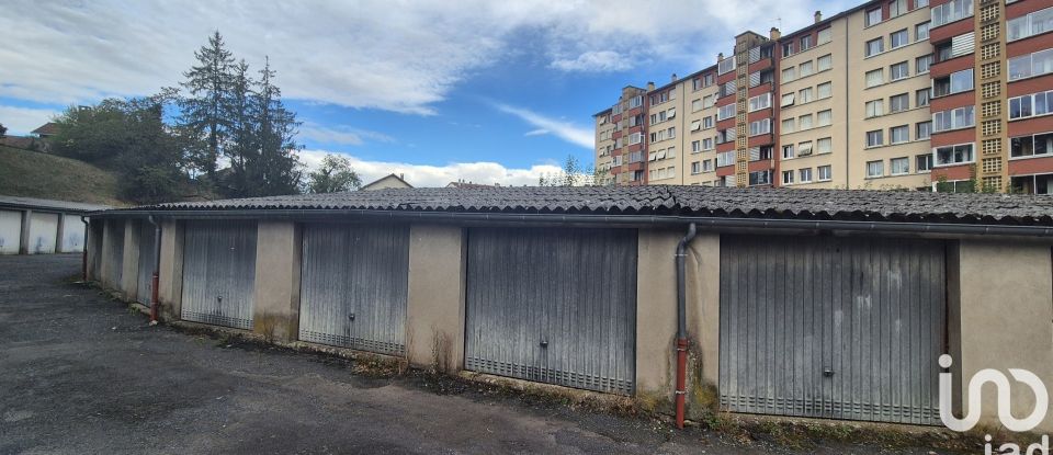 Parking of 570 m² in Aurillac (15000)