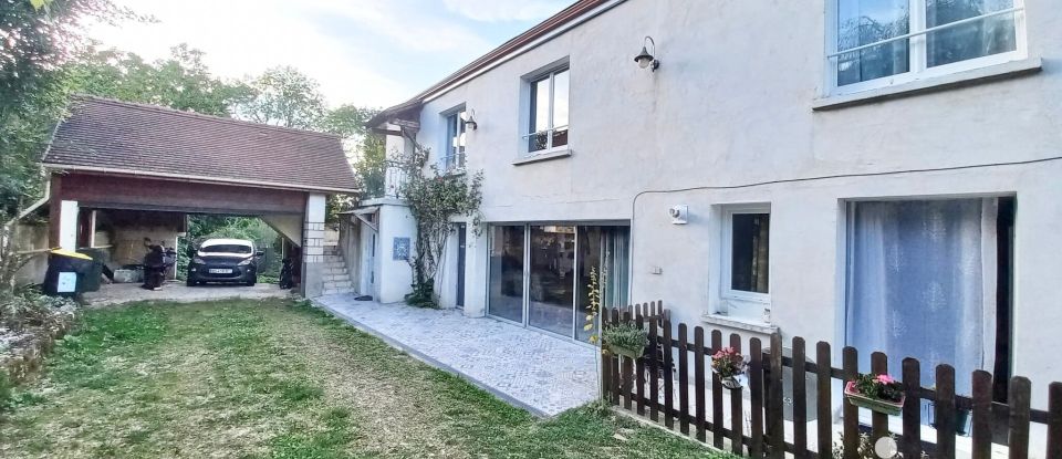 Maison 9 pièces de 240 m² à Villiers-sur-Morin (77580)