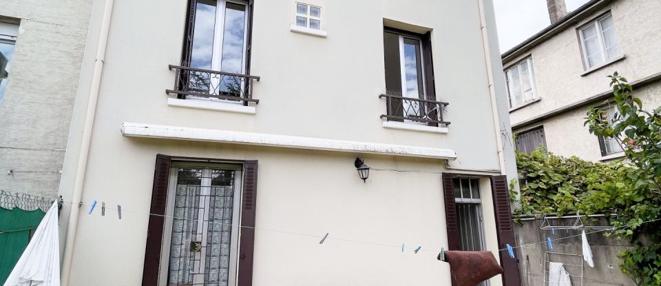 Traditional house 5 rooms of 98 m² in Alfortville (94140)