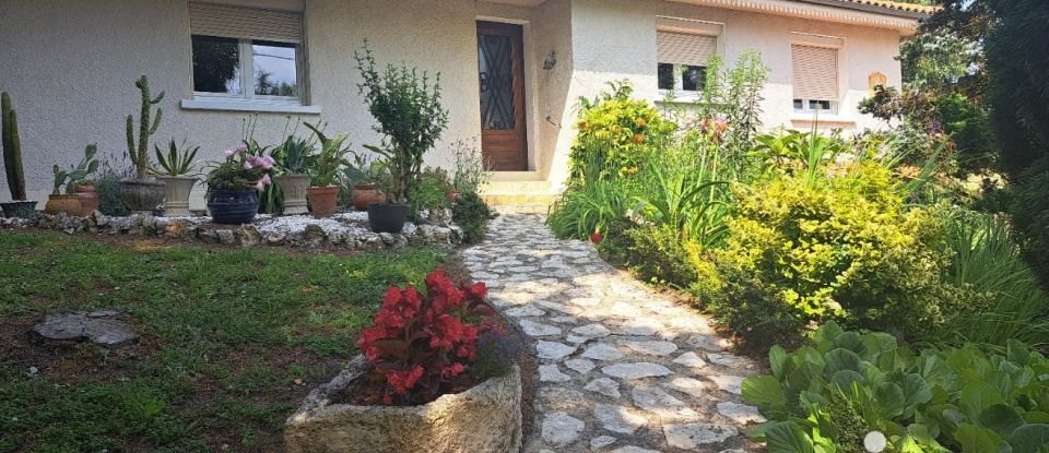 Traditional house 4 rooms of 96 m² in Touvérac (16360)