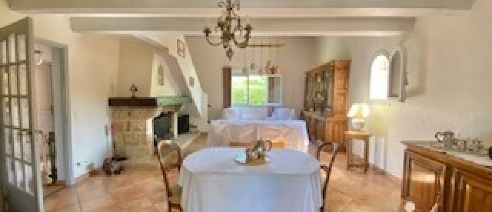 Traditional house 5 rooms of 144 m² in Fayence (83440)