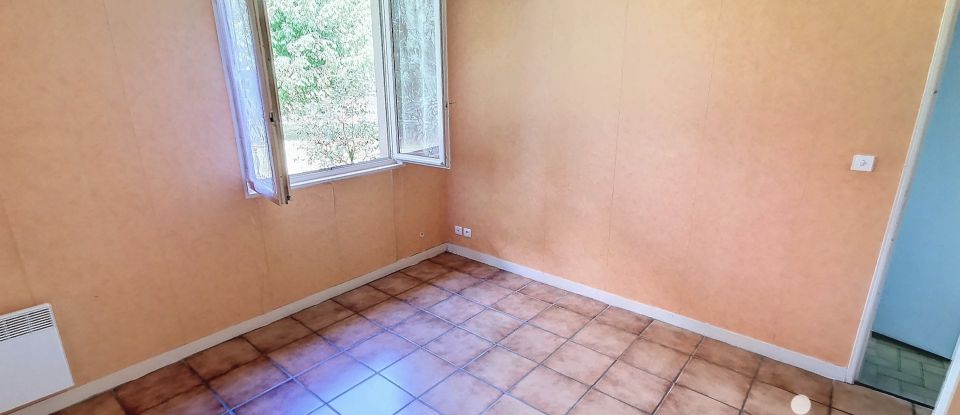 Maison 6 pièces de 160 m² à Puymoyen (16400)