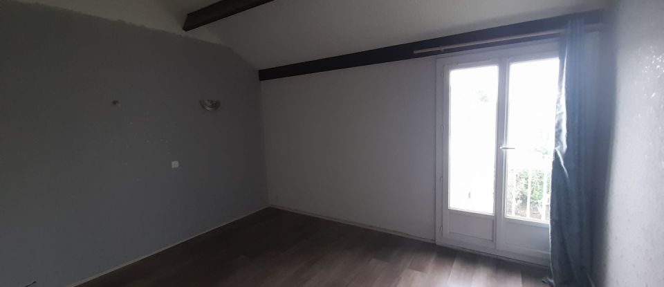 House 4 rooms of 103 m² in Saint-Pierre-lès-Nemours (77140)