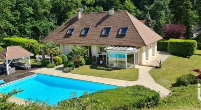 Mansion 10 rooms of 250 m² in Chantilly (60500)