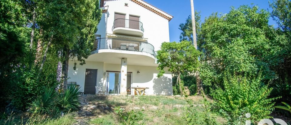 Maison 7 pièces de 215 m² à Nice (06100)