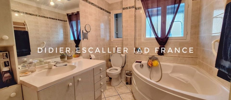 Appartement 4 pièces de 77 m² à Le Pradet (83220)