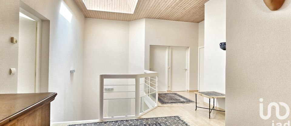 Maison 7 pièces de 304 m² à Prévessin-Moëns (01280)