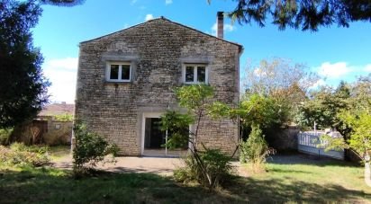 Traditional house 3 rooms of 60 m² in La Villedieu (17470)