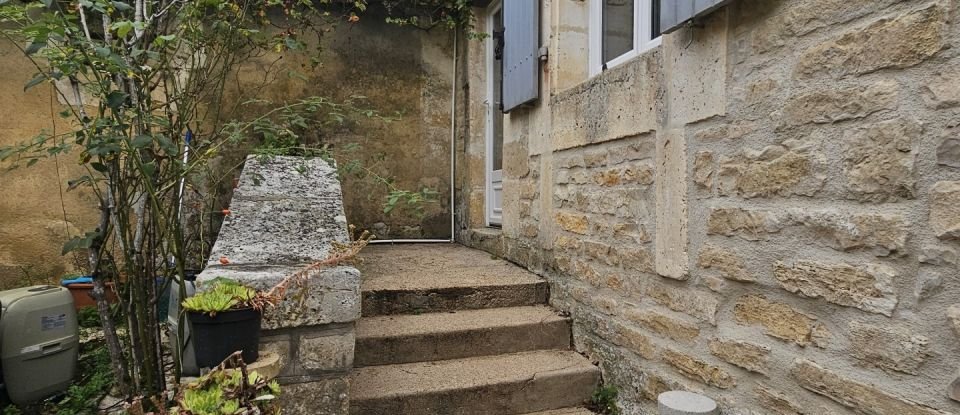 Maison 3 pièces de 85 m² à Aussac-Vadalle (16560)