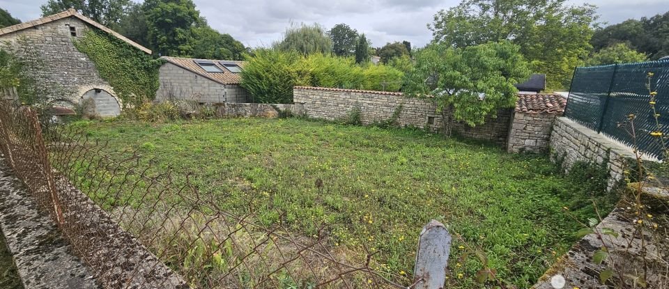 Maison 3 pièces de 85 m² à Aussac-Vadalle (16560)