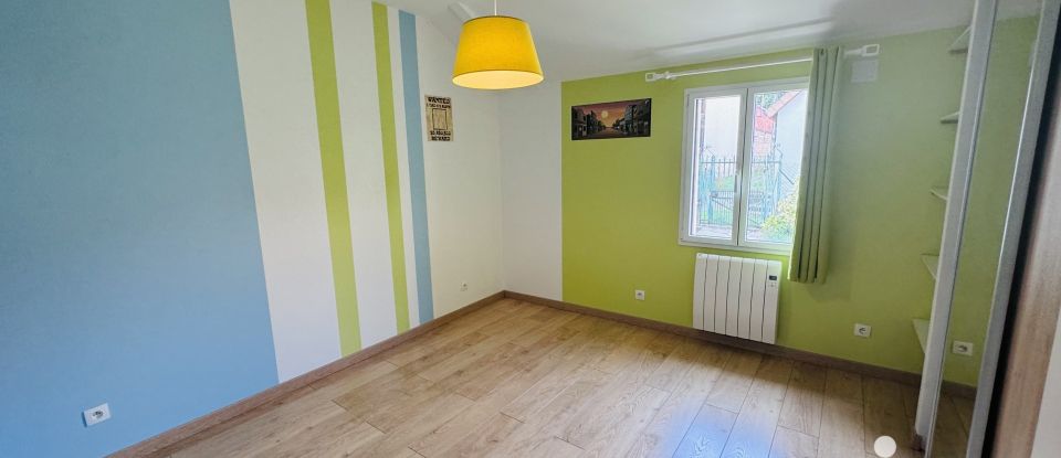 Maison de ville 7 pièces de 130 m² à Louviers (27400)