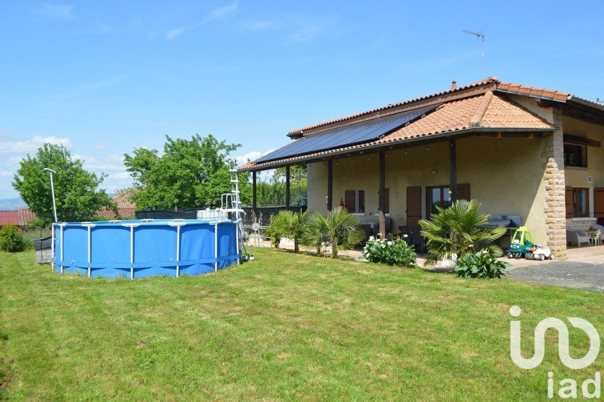 Ferme 5 pièces de 114 m² à Saint-Étienne-sur-Chalaronne (01140)