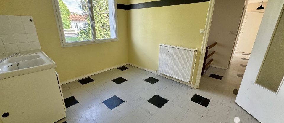 Maison 5 pièces de 100 m² à Parthenay (79200)