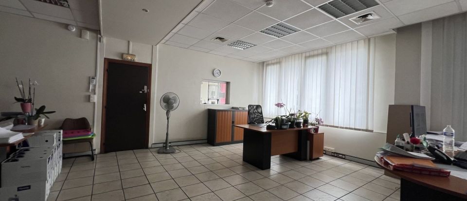 Business premises of 1,300 m² in Brie-Comte-Robert (77170)