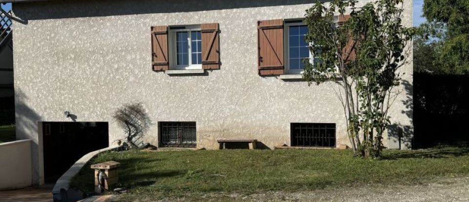 House 7 rooms of 135 m² in Sainte-Thorette (18500)