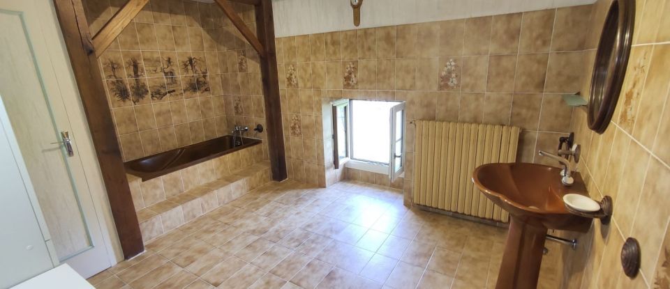 House 9 rooms of 228 m² in Dienné (86410)