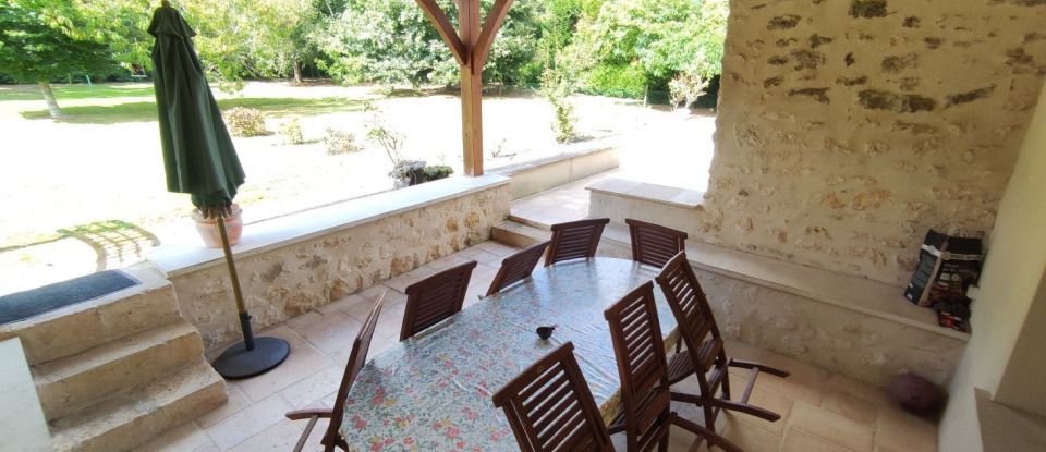 House 9 rooms of 228 m² in Dienné (86410)