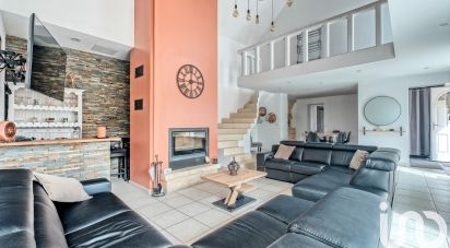 Maison 8 pièces de 220 m² à Tancrou (77440)