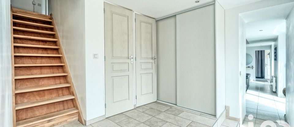 Maison 8 pièces de 220 m² à Tancrou (77440)