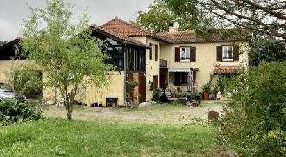 Maison 7 pièces de 175 m² à Miélan (32170)