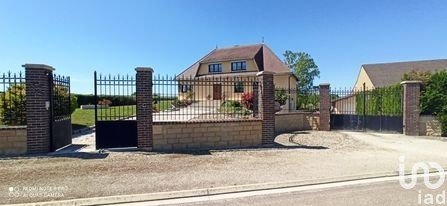 Traditional house 10 rooms of 230 m² in Rouilly-Sacey (10220)