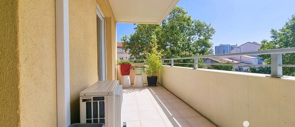 Appartement 3 pièces de 63 m² à Marseille (13015)