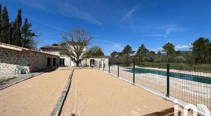 Maison de campagne 10 pièces de 214 m² à Saint-Paul-en-Forêt (83440)