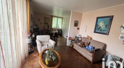 Apartment 3 rooms of 61 m² in Châtillon (92320)