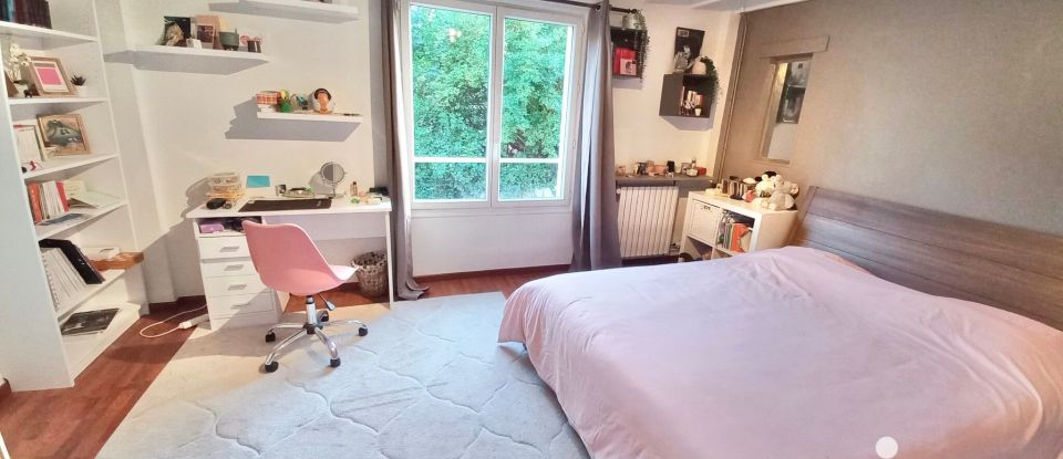 Maison 9 pièces de 240 m² à Villiers-sur-Morin (77580)