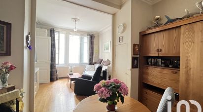 Apartment 2 rooms of 55 m² in Paris (75008)