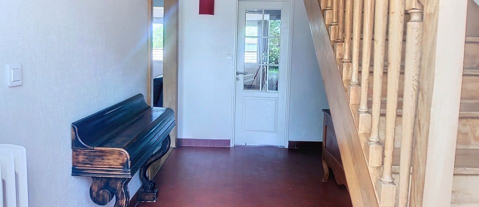 Traditional house 6 rooms of 209 m² in Neuville-sur-Sarthe (72190)