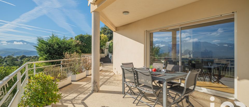 Maison 6 pièces de 170 m² à Seyssins (38180)