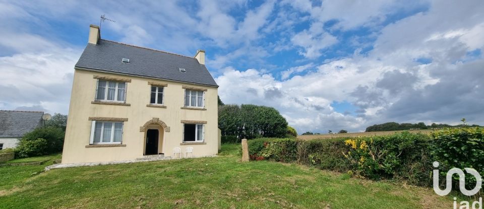 Maison traditionnelle 7 pièces de 134 m² à Plozévet (29710)