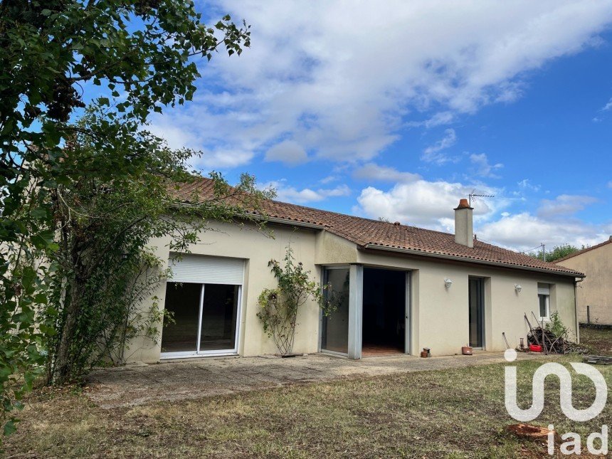 Maison d’architecte 6 pièces de 155 m² à Vouillé (79230)