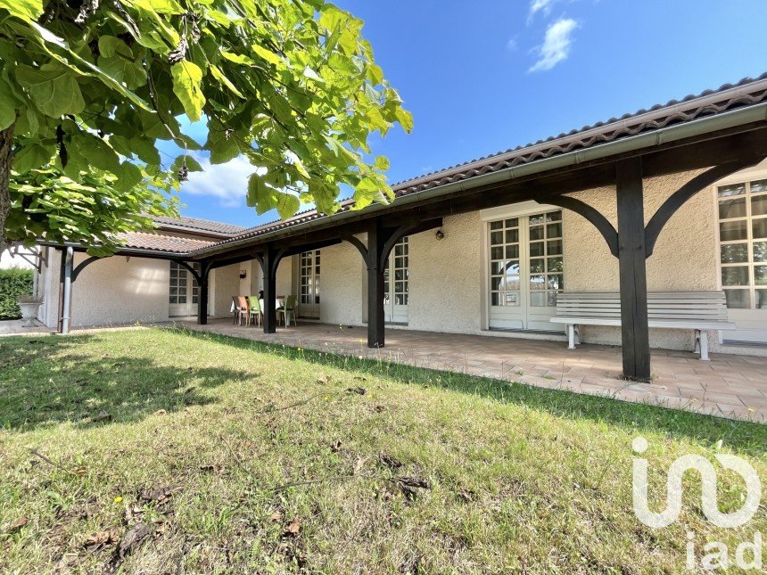 Maison traditionnelle 5 pièces de 118 m² à Saint-Loubès (33450)