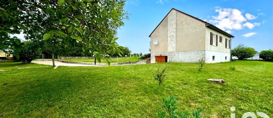 Country house 4 rooms of 67 m² in Feux (18300)