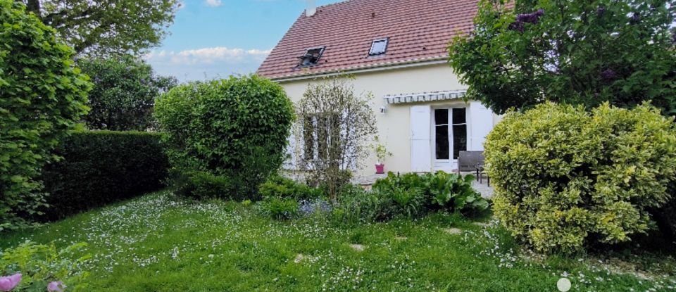 Traditional house 6 rooms of 140 m² in Villecresnes (94440)