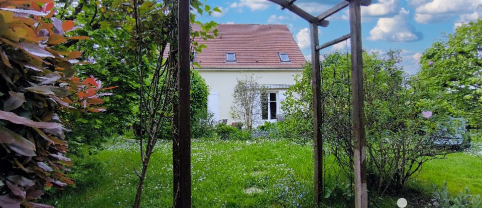 Traditional house 6 rooms of 140 m² in Villecresnes (94440)