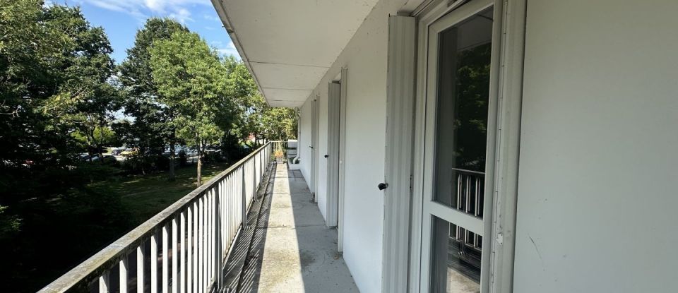 Appartement 4 pièces de 80 m² à Vaux-le-Pénil (77000)