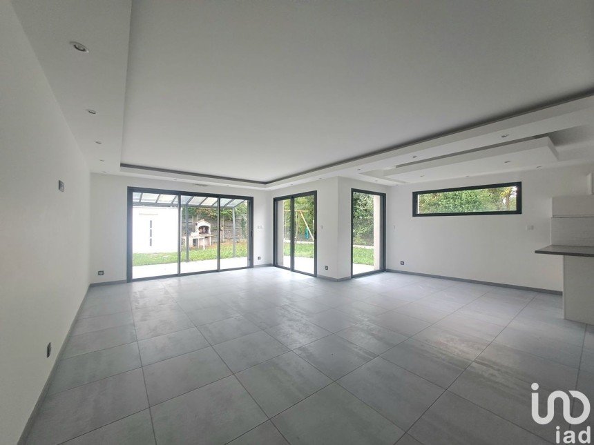 Maison 5 pièces de 129 m² à Vezin-le-Coquet (35132)