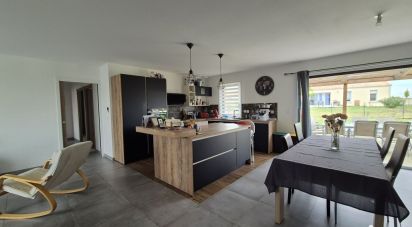 House 4 rooms of 117 m² in Saint-Jean-de-Thouars (79100)